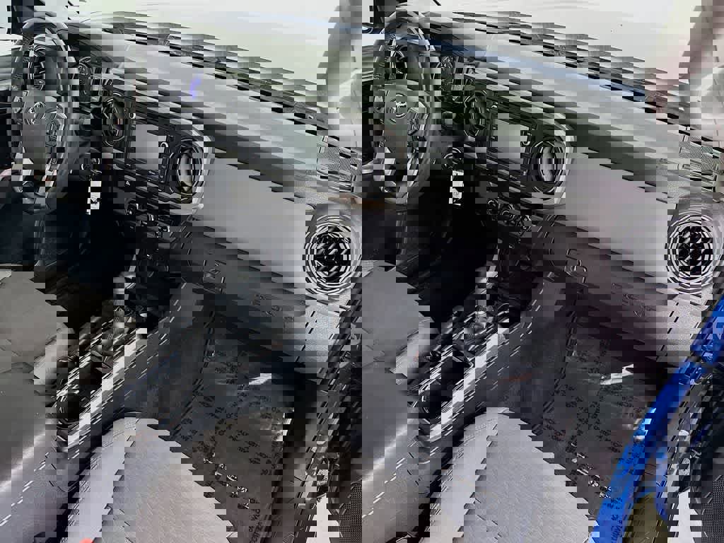 Used 2018 Toyota Tacoma SR5 image 29