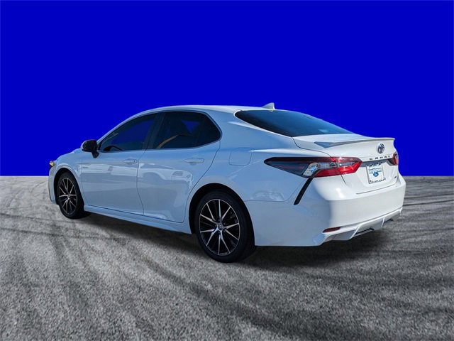 Used 2021 Toyota Camry SE image 3