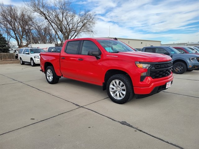Used 2023 Chevrolet Silverado 1500 Custom AWD/4WD image 1
