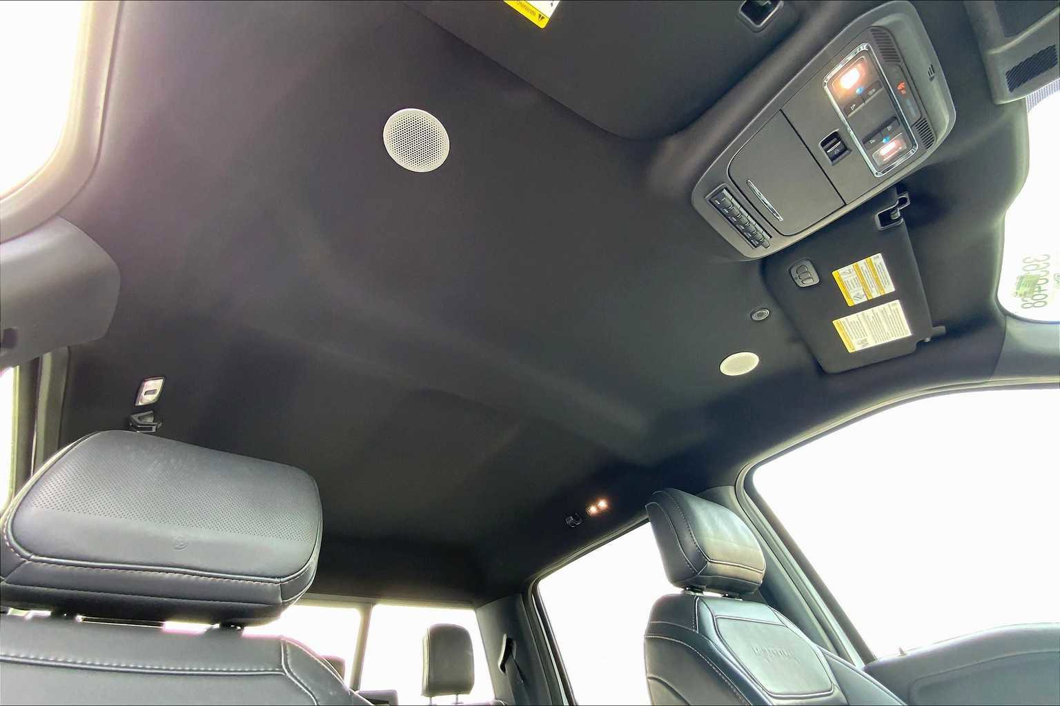 Certified 2023 Ford F150 Raptor w/ Raptor Carbon Fiber Package image 13