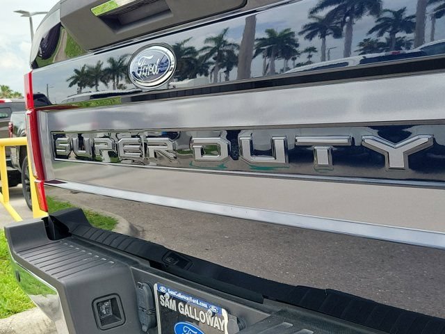 Certified 2022 Ford F350 Lariat w/ Lariat Ultimate Package AWD/4WD image 5