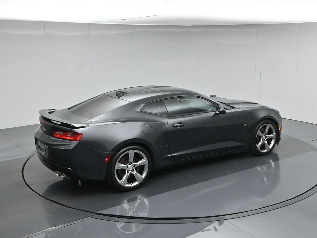 Used 2018 Chevrolet Camaro SS RWD image 41