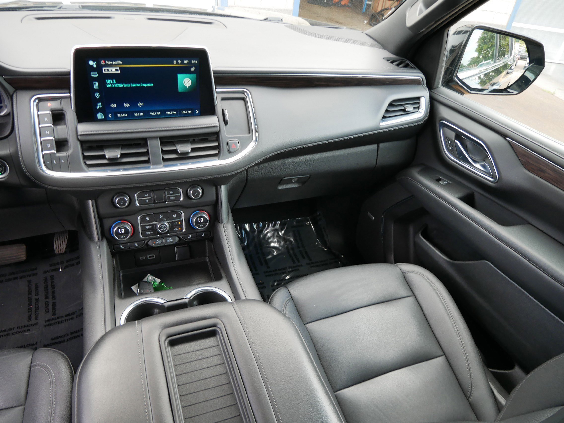 Used 2023 Chevrolet Tahoe LT image 11