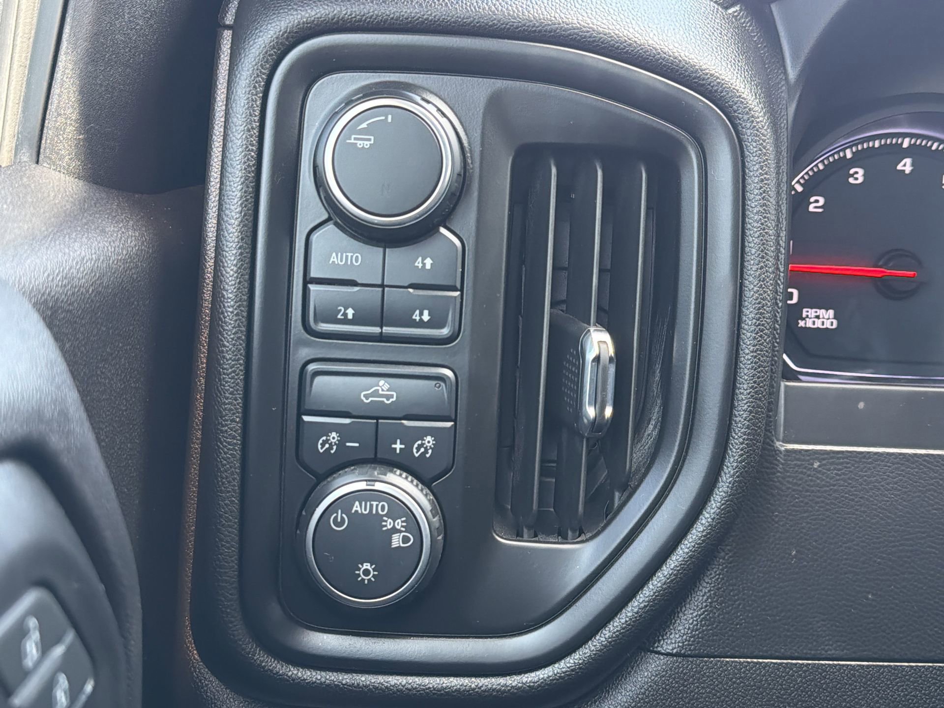 Used 2020 Chevrolet Silverado 1500 Custom Trail Boss w/ Custom Convenience Package image 20