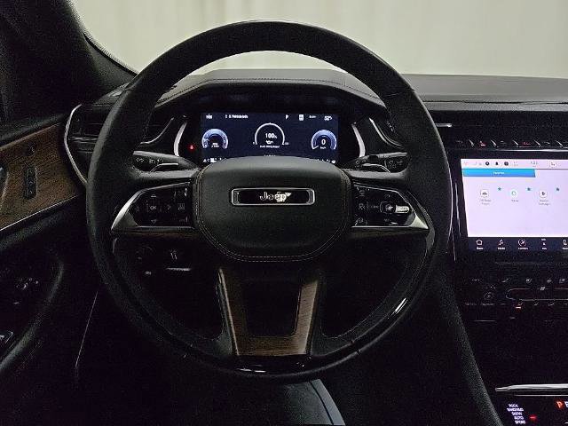 Used 2023 Jeep Grand Cherokee Summit w/ Luxury Tech Group V image 11