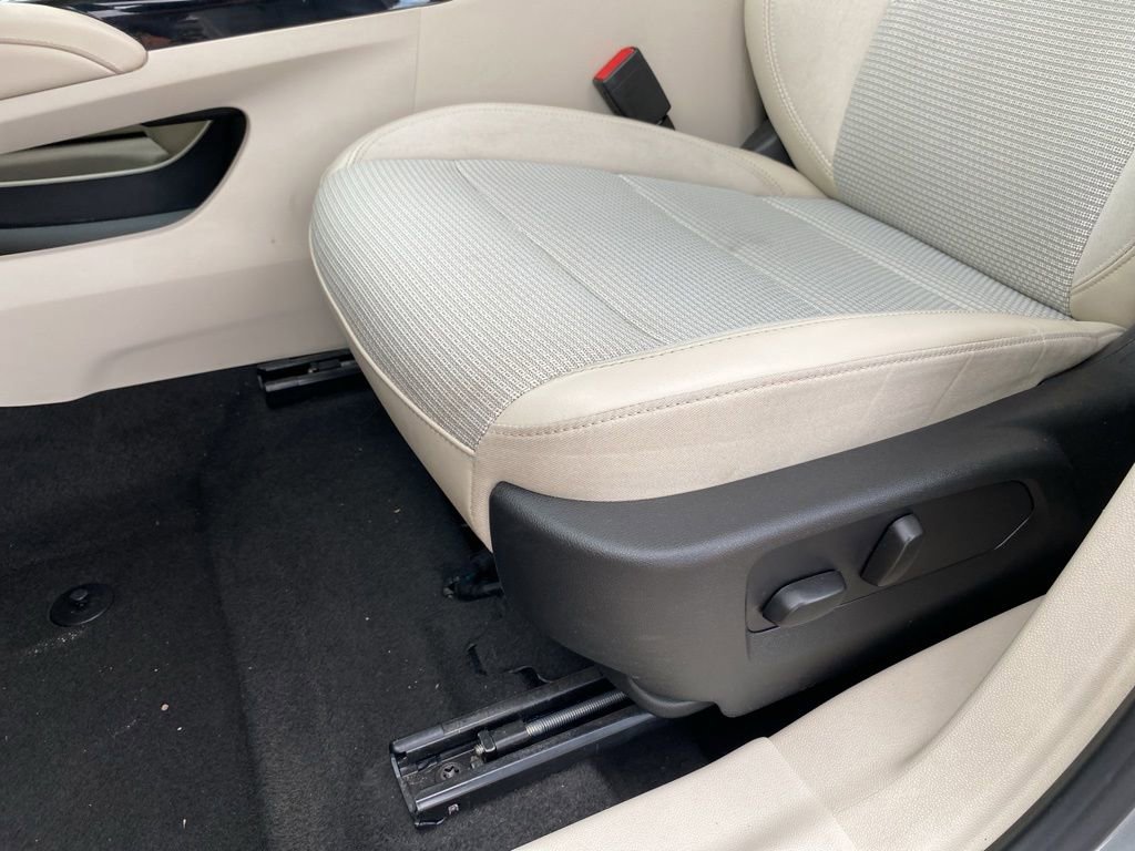 Used 2023 Buick Envision Preferred image 25