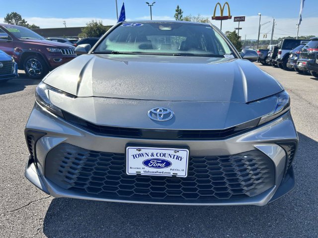 Used 2025 Toyota Camry SE FWD image 12