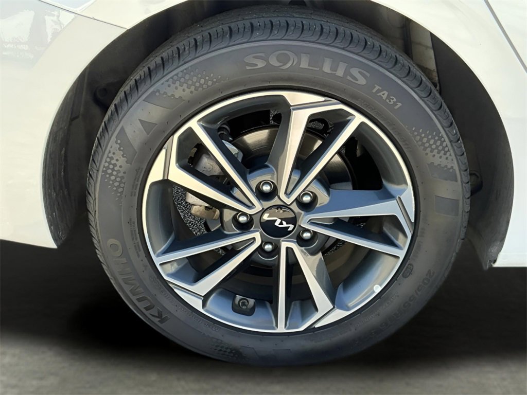 Used 2024 Kia Forte LXS image 17