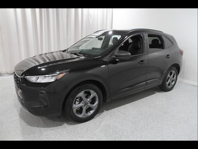 Certified 2023 Ford Escape ST-Line w/ Tech Pack #1 FWD image 3