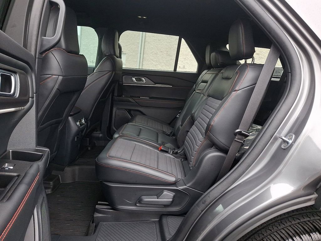 Certified 2025 Ford Explorer ST-Line w/ ST-Line Street Pack AWD/4WD image 10
