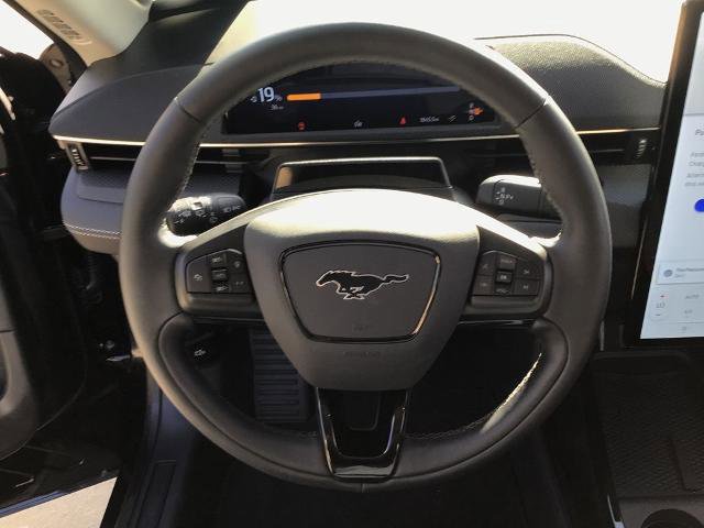 Certified 2025 Ford Mustang Mach-E Select image 17