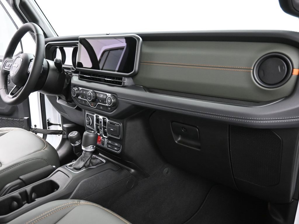 Used 2025 Jeep Gladiator Mojave w/ Convenience Group image 26