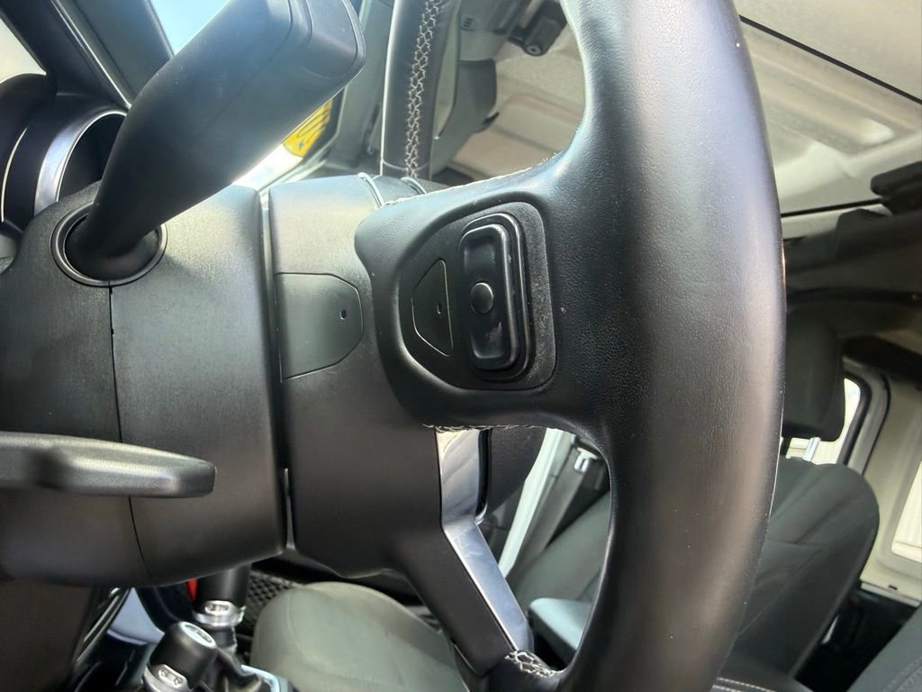 Used 2021 Jeep Wrangler Unlimited Sahara w/ Dual Top Group AWD/4WD image 15