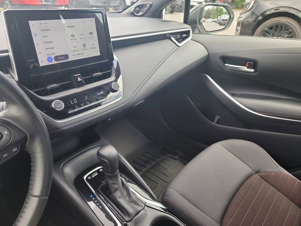 Used 2024 Toyota Corolla SE w/ Convenience Package FWD image 18