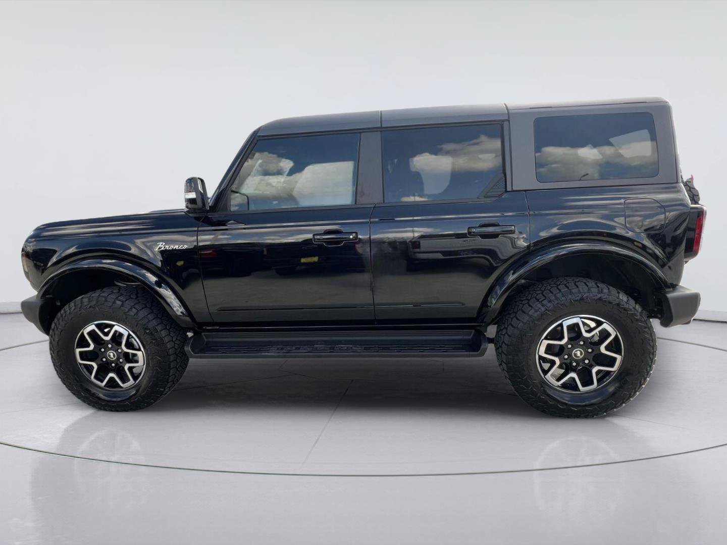 Certified 2025 Ford Bronco Outer Banks AWD/4WD image 6