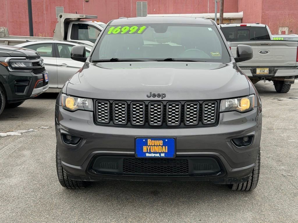 Used 2018 Jeep Grand Cherokee Altitude image 2