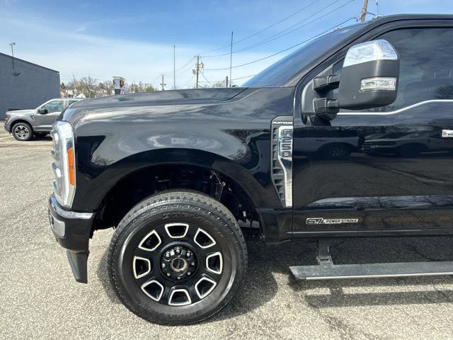 Certified 2023 Ford F250 Platinum w/ FX4 Off-Road Package image 13