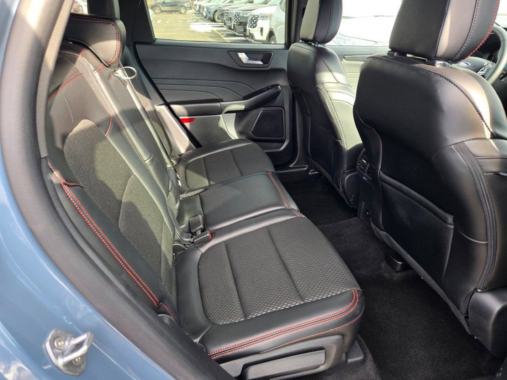 Certified 2025 Ford Escape ST-Line AWD/4WD image 8