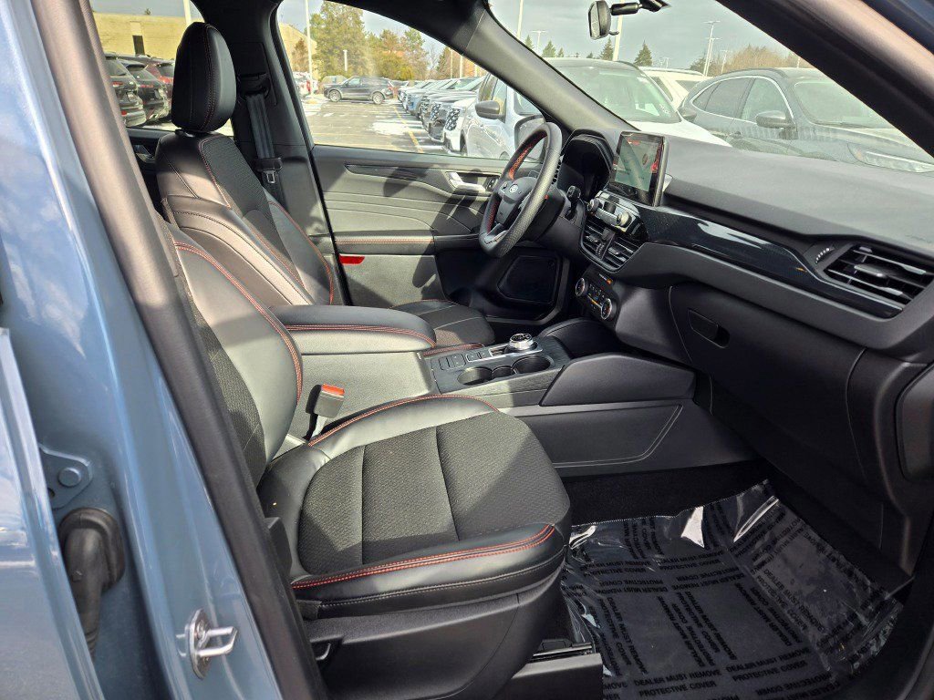 Certified 2025 Ford Escape ST-Line image 8