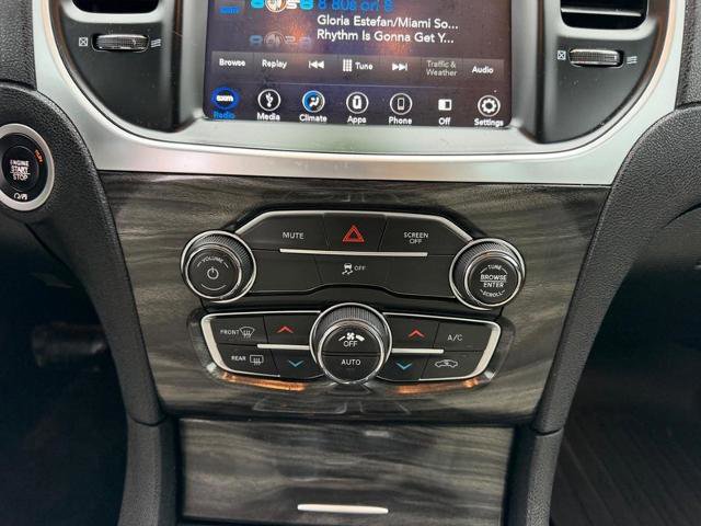 Used 2019 Chrysler 300 Touring w/ Chrome Appearance Package image 15