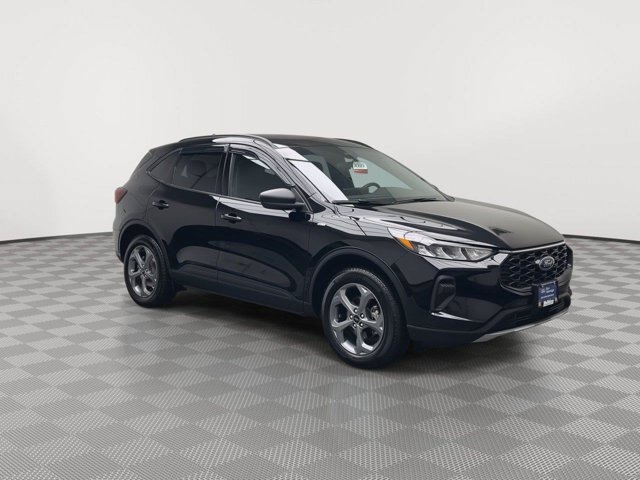 Certified 2025 Ford Escape ST-Line w/ Tech Pack #1 AWD/4WD image 28