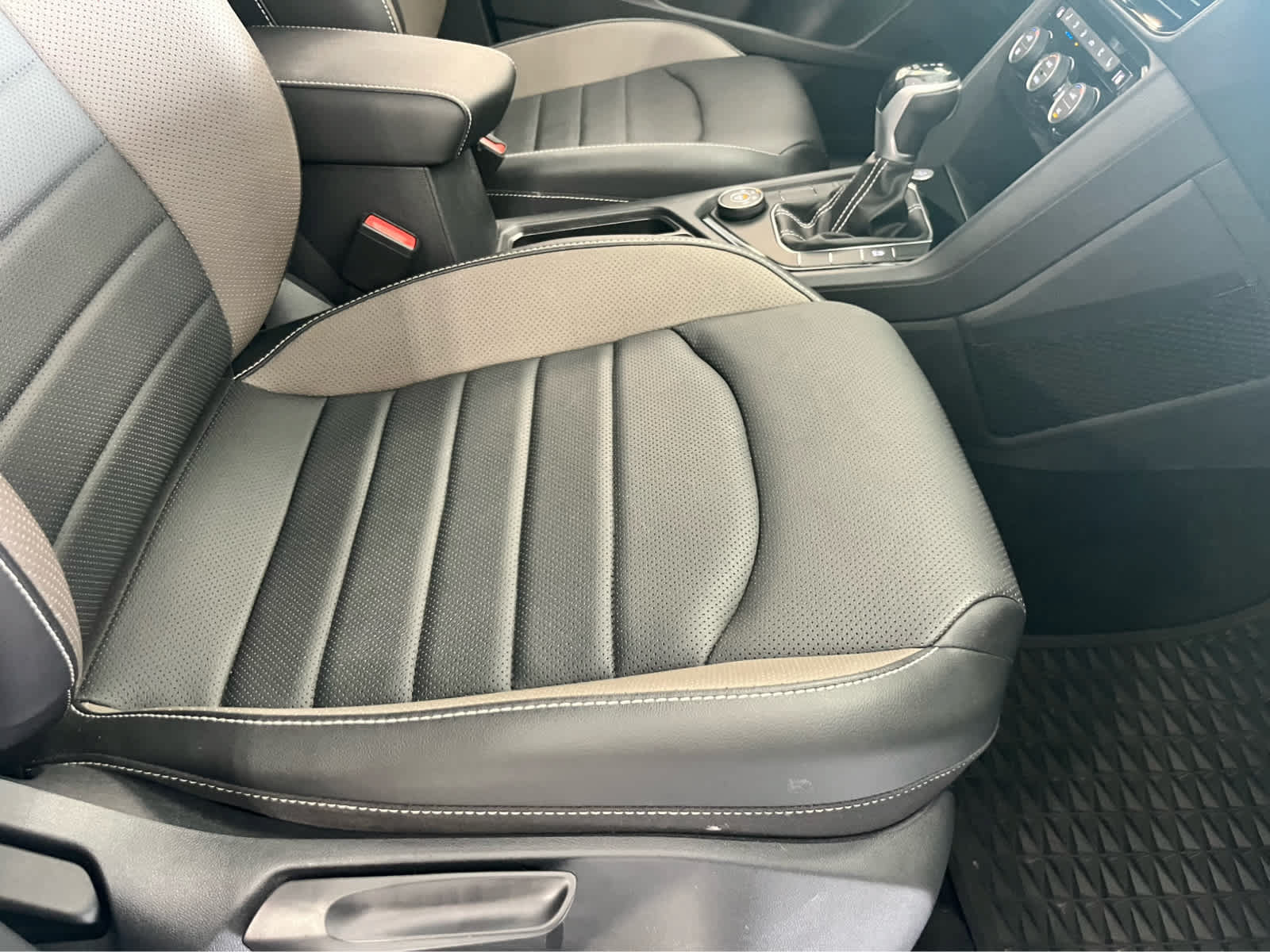 Used 2022 Volkswagen Taos SEL AWD/4WD image 47