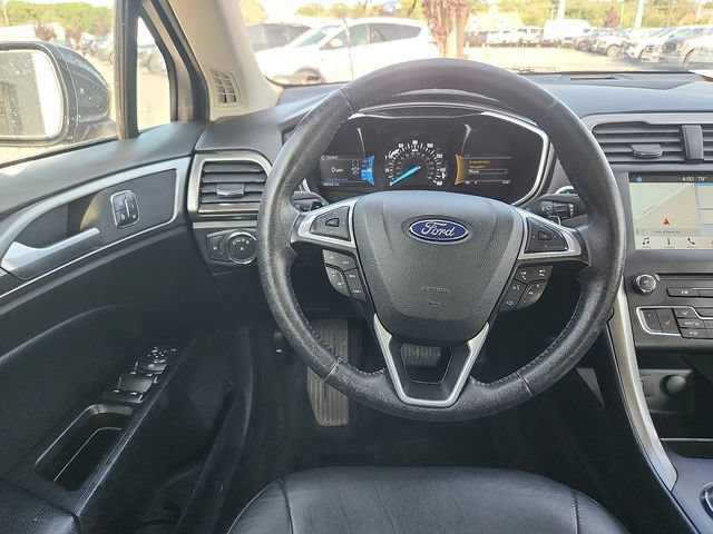 Certified 2017 Ford Fusion SE w/ Fusion SE Technology Package AWD/4WD image 9