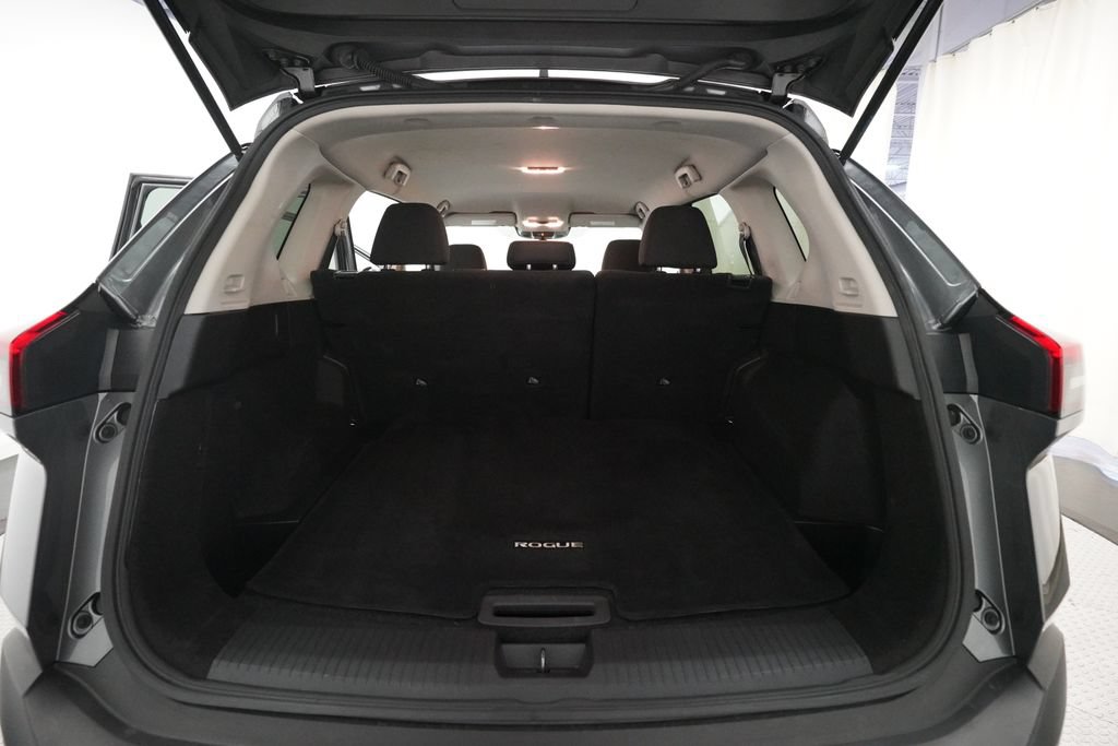 Used 2023 Nissan Rogue S AWD/4WD image 10