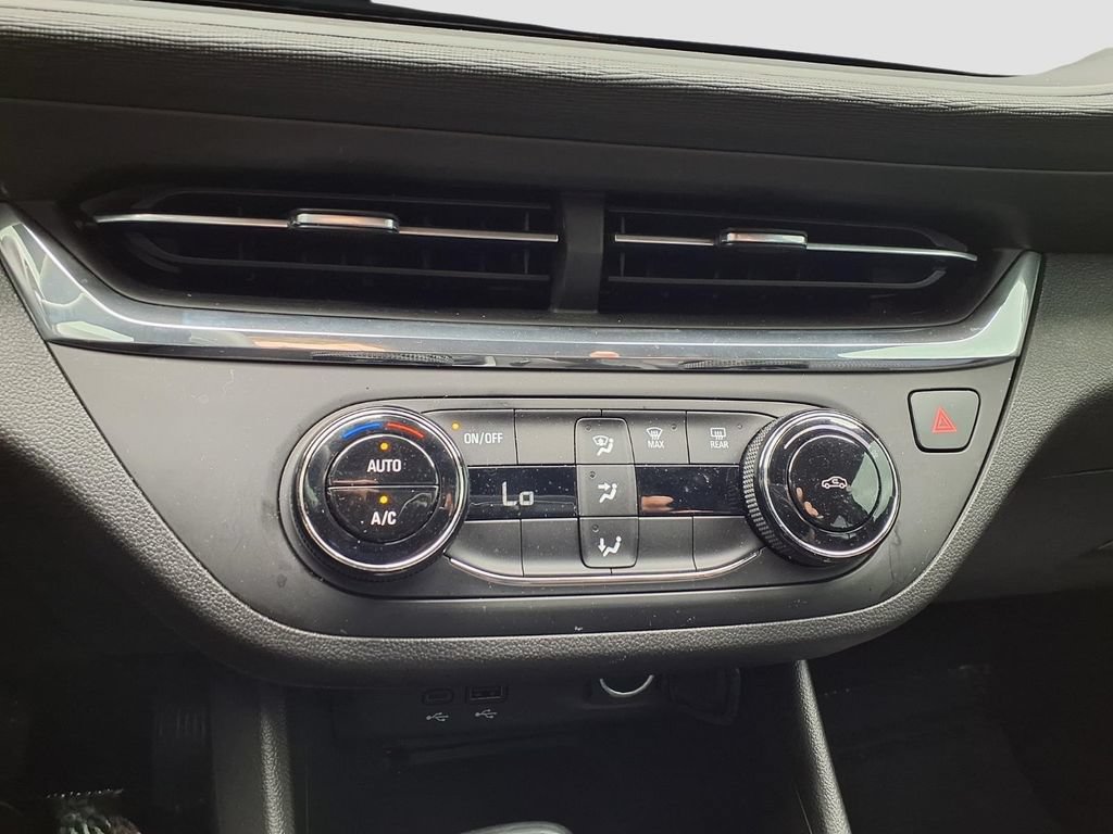 Used 2025 Buick Envista Preferred FWD image 14