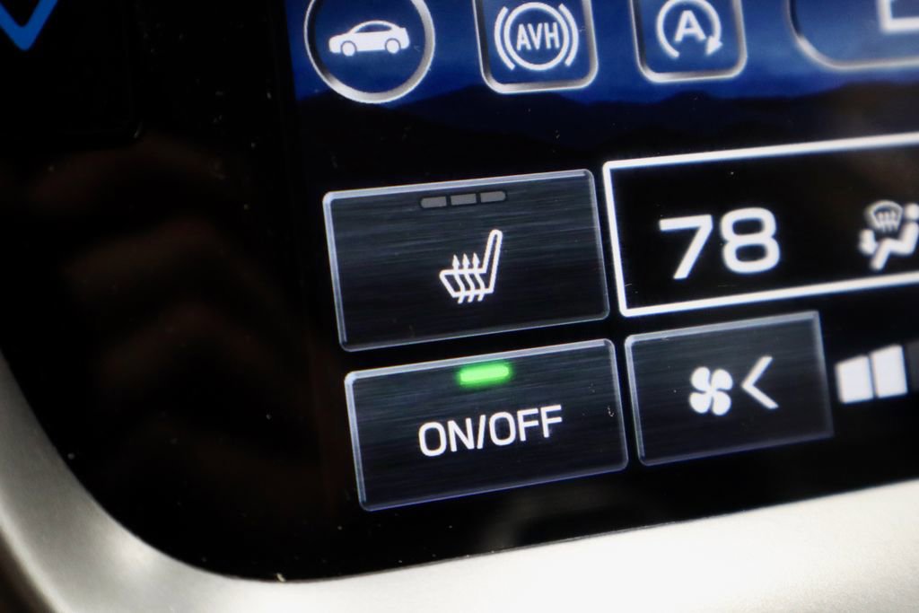 Used 2025 Subaru Legacy Limited image 12