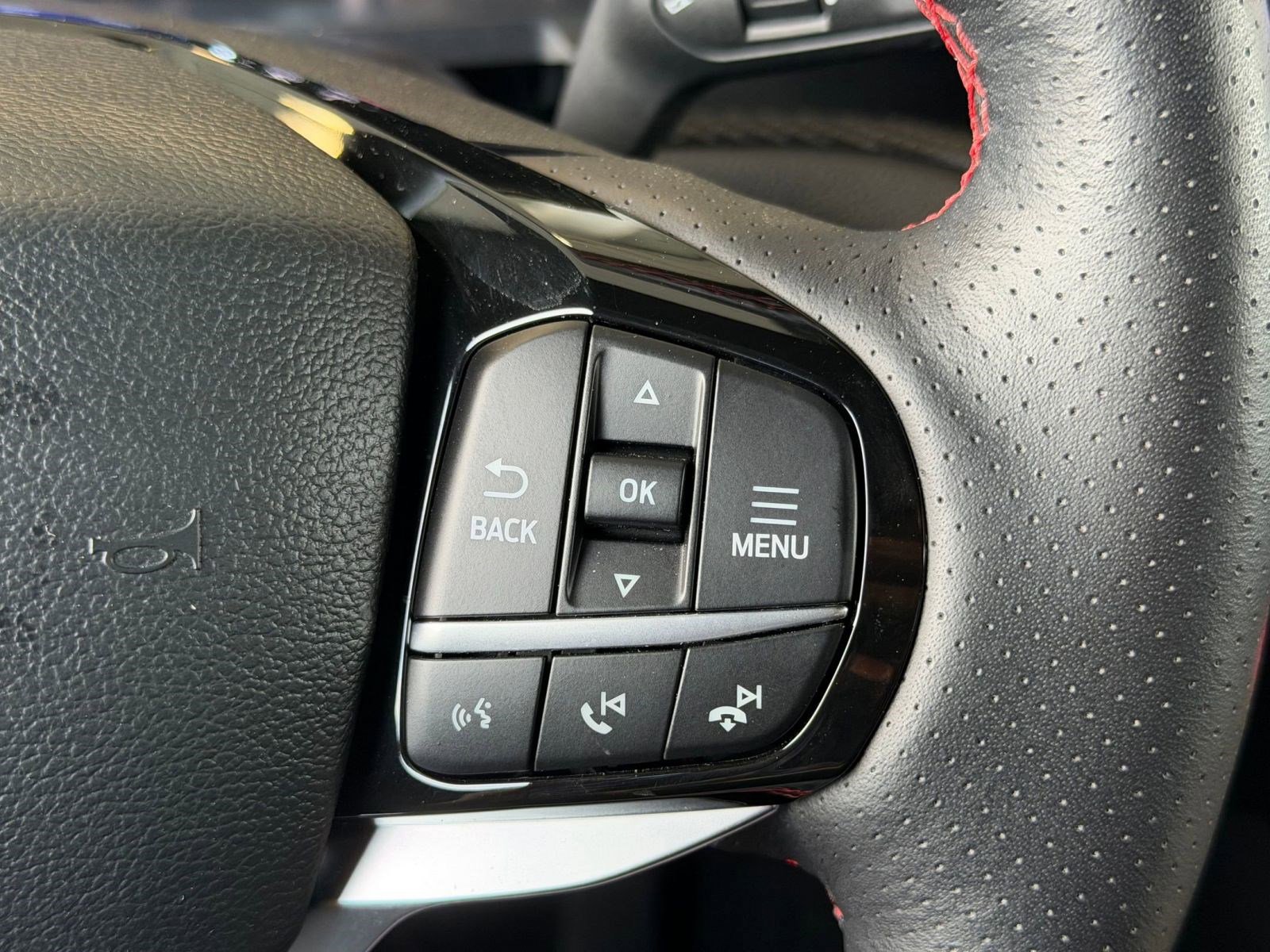 Certified 2023 Ford Explorer ST-Line image 17