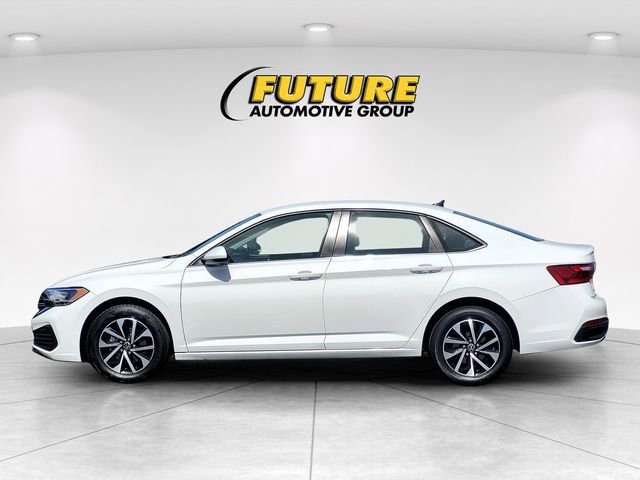 Used 2024 Volkswagen Jetta S image 2
