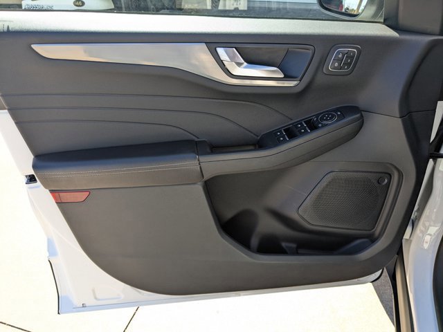 Certified 2022 Ford Escape Titanium w/ Class II Trailer Tow Package image 12