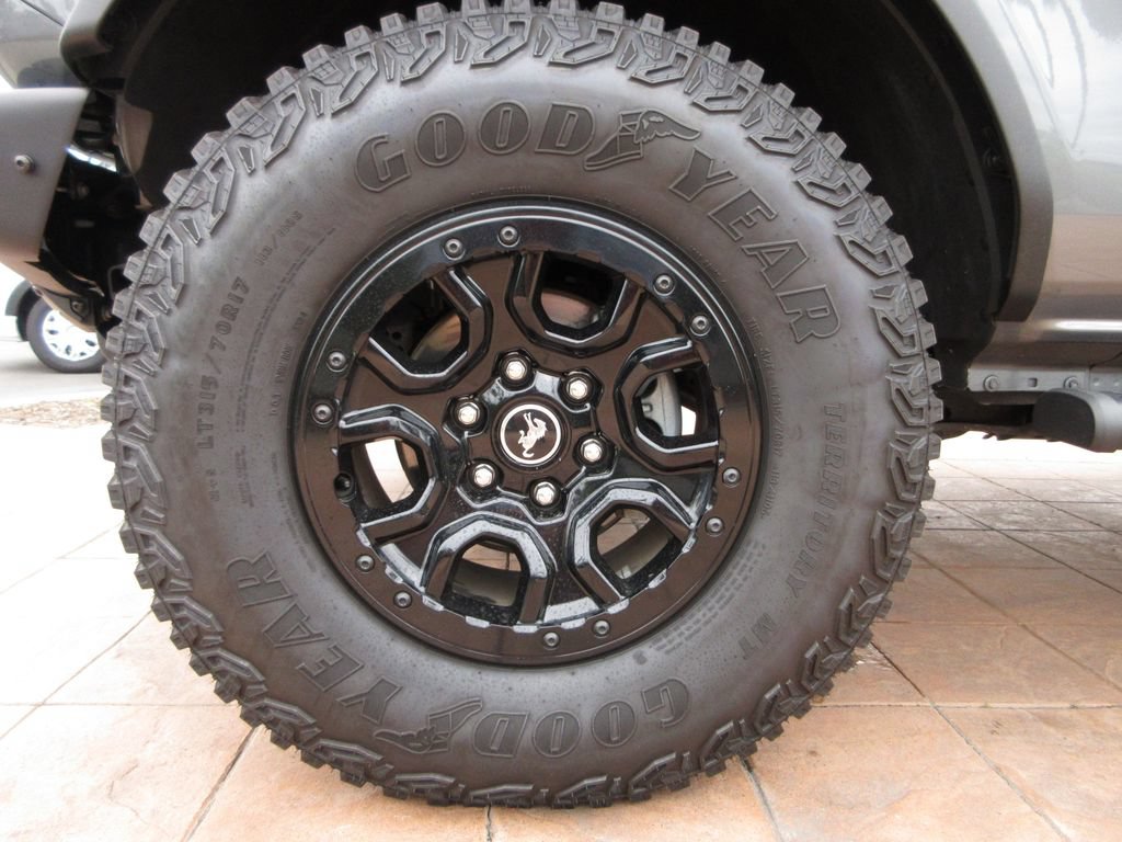 Certified 2024 Ford Bronco Wildtrak AWD/4WD image 9
