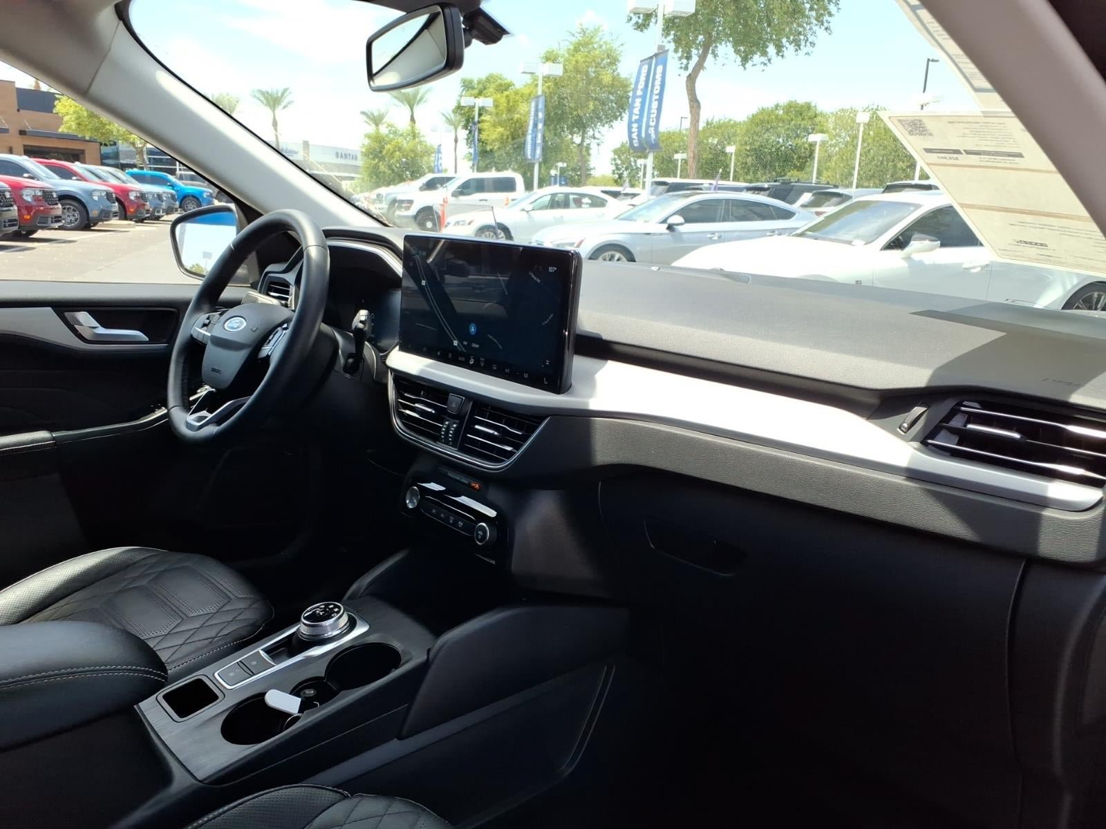 Certified 2024 Ford Escape SE w/ PHEV Premium Package FWD image 10