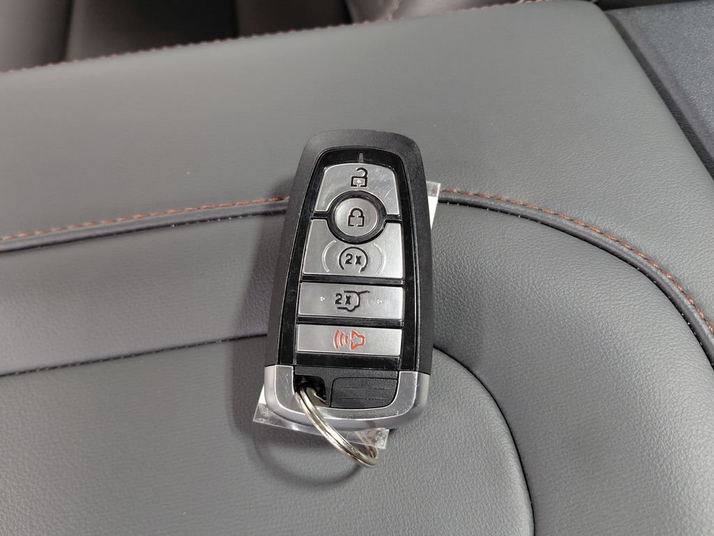 Certified 2025 Ford Expedition Active AWD/4WD image 10