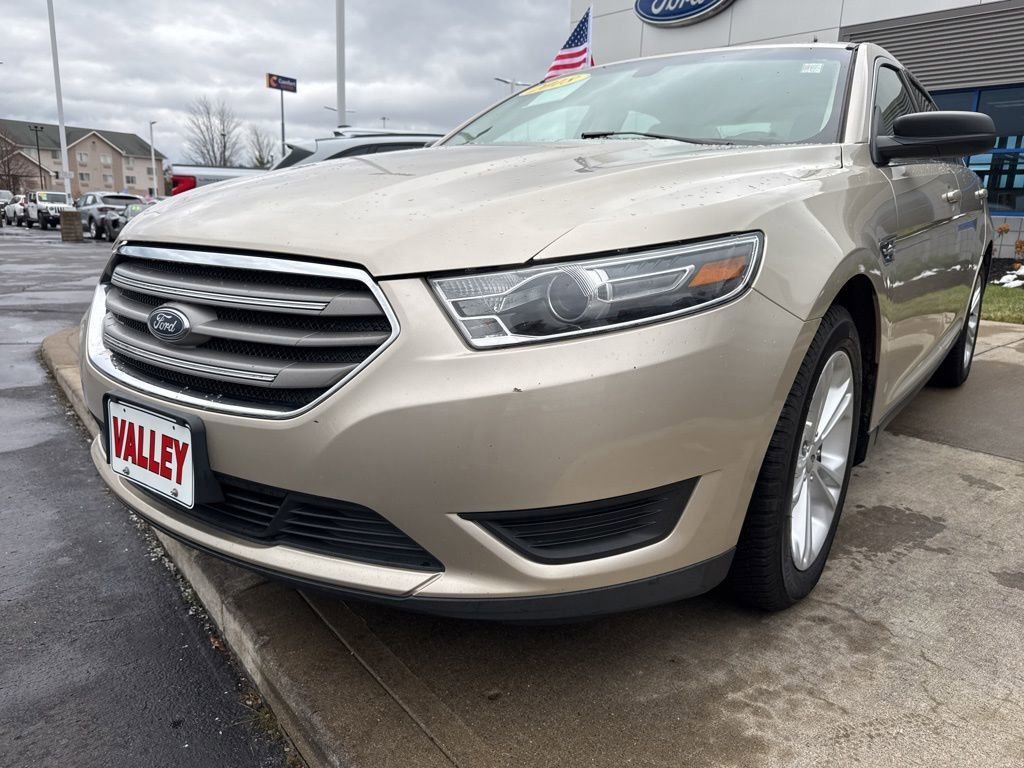 Certified 2018 Ford Taurus SE image 12