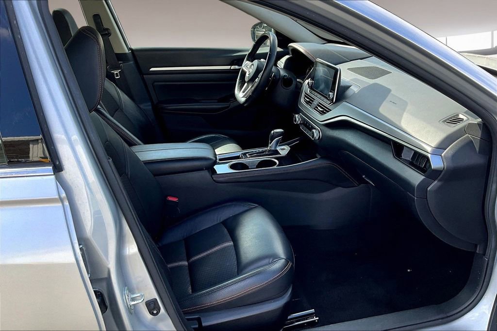 Used 2024 Nissan Altima 2.5 SR FWD image 29
