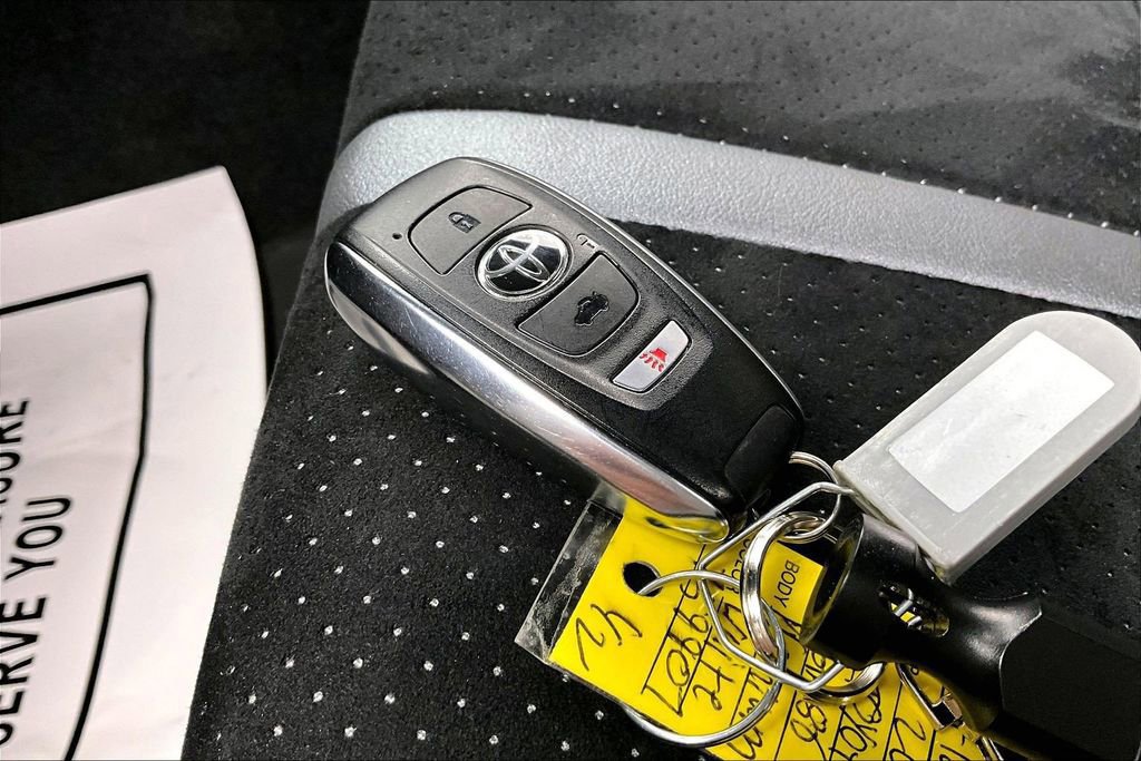 Used 2024 Toyota GR86 Premium image 13