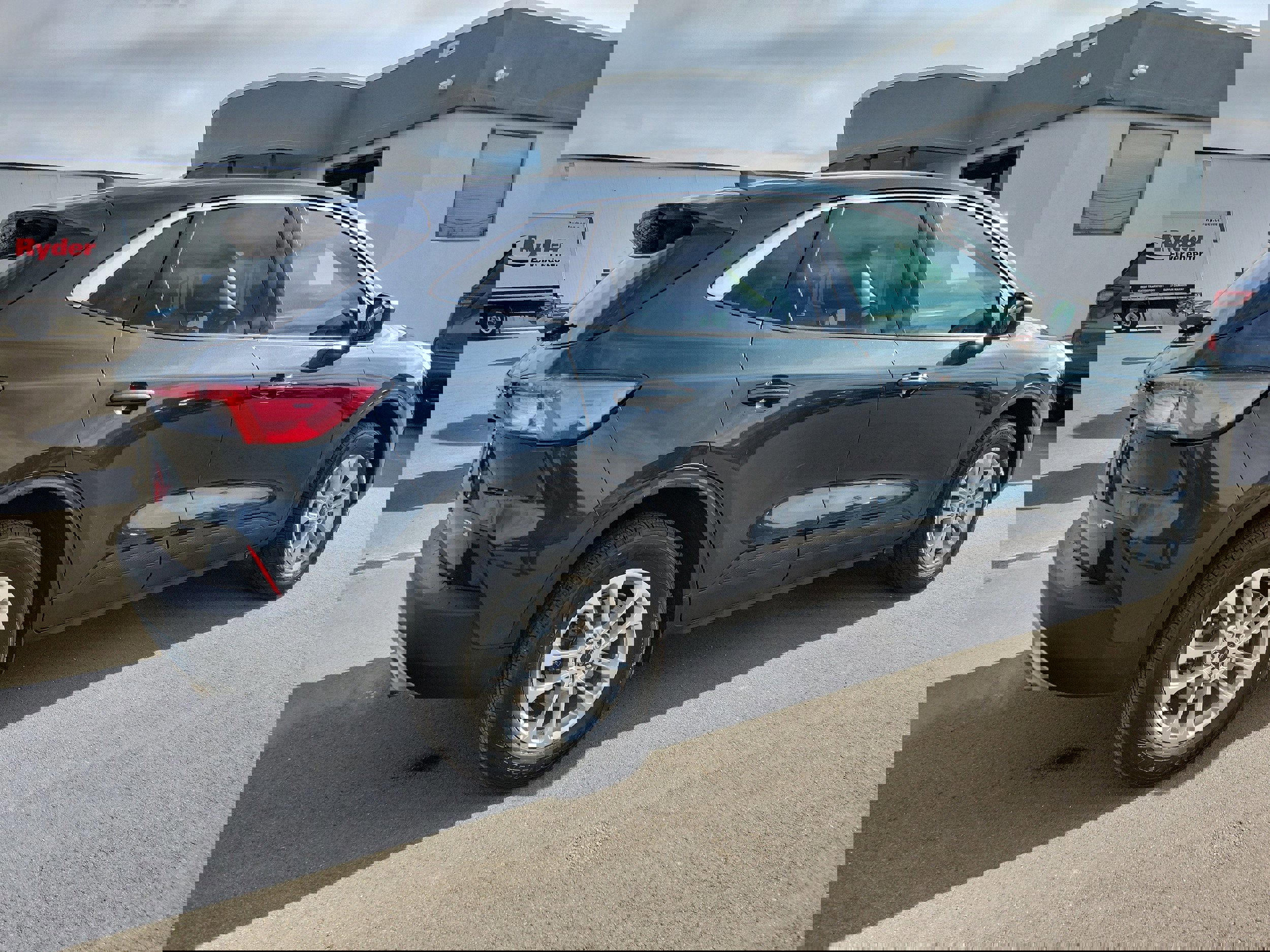 Certified 2022 Ford Escape SE w/ Cold Weather Package AWD/4WD image 3