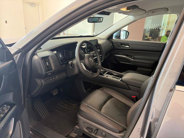 Used 2023 Nissan Pathfinder SL w/ Cargo Package FWD image 13