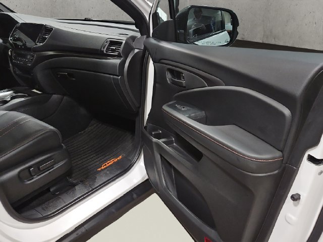 Used 2023 Honda Passport TrailSport image 19