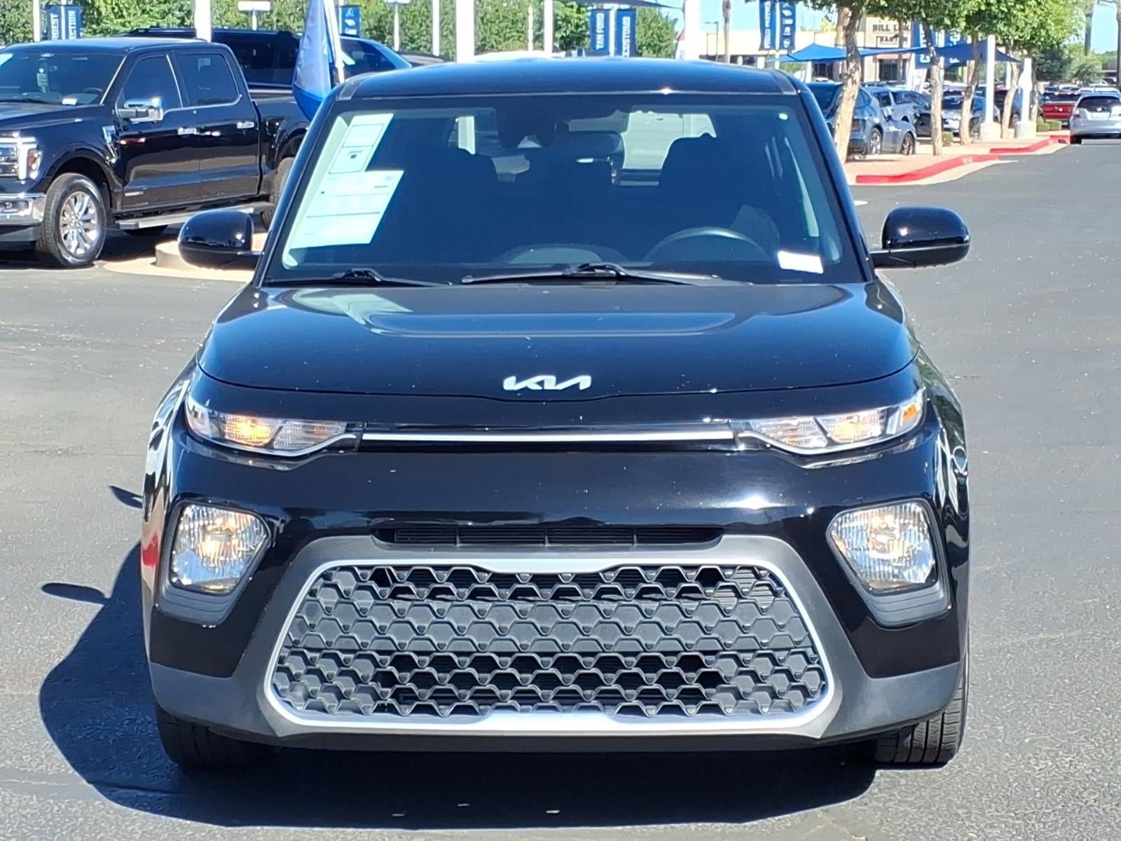 Used 2022 Kia Soul LX w/ Technology Package FWD image 2