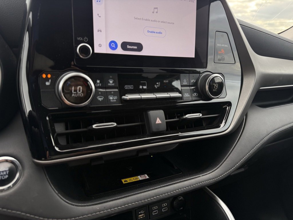 Used 2023 Toyota Highlander XLE image 18