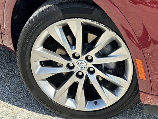 Used 2022 Buick Envision Avenir w/ Technology Package II FWD image 10