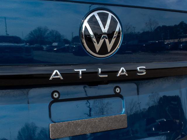 Used 2022 Volkswagen Atlas SEL R-Line image 11