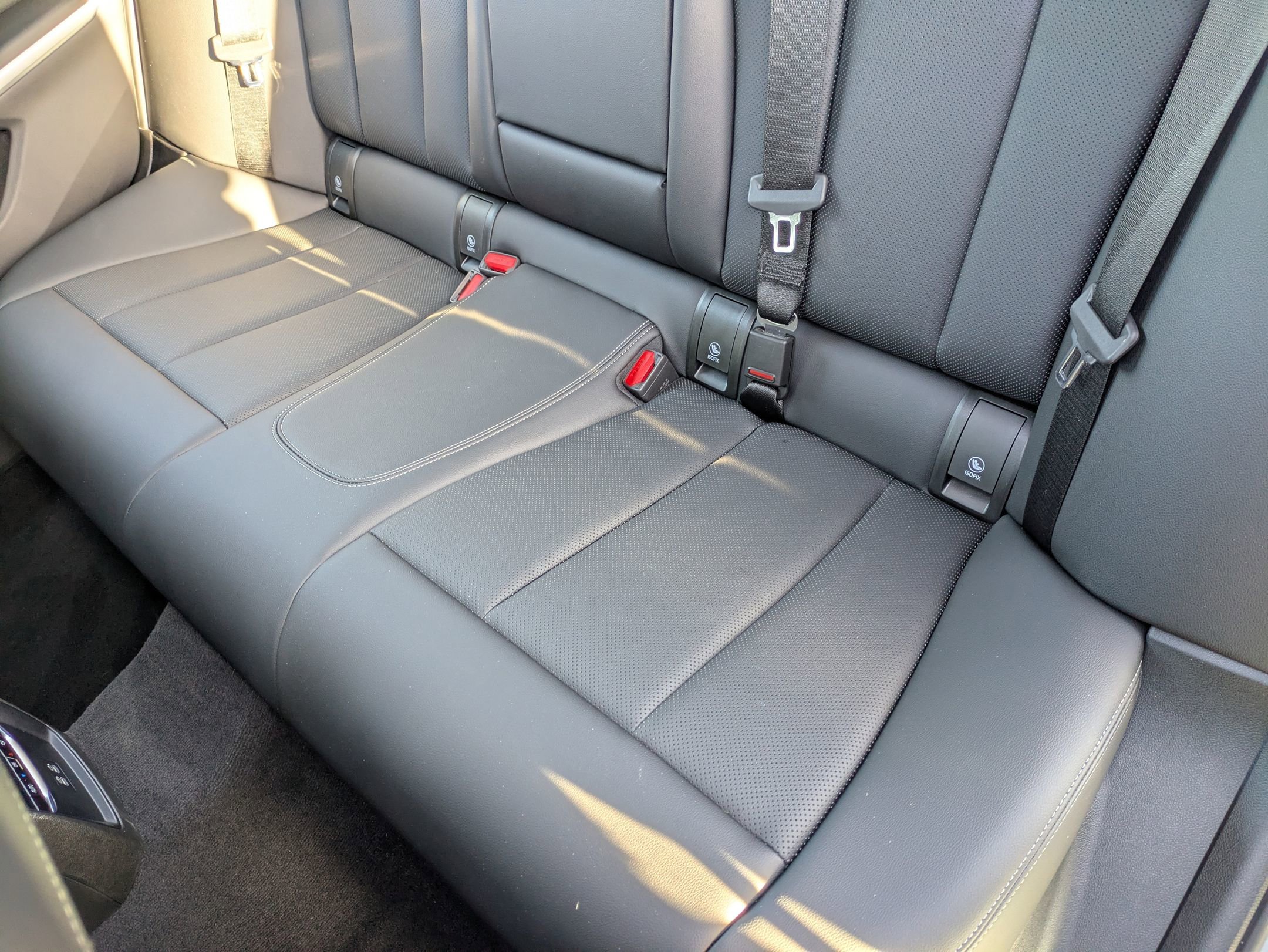 Used 2025 BMW 330i Sedan w/ M Sport Package RWD image 30