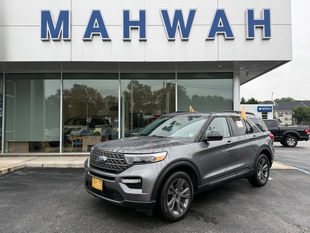 Certified 2023 Ford Explorer XLT w/ Equipment Group 202A AWD/4WD image 2