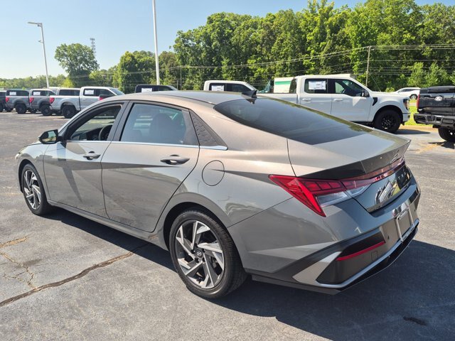 Used 2024 Hyundai Elantra Limited FWD image 6