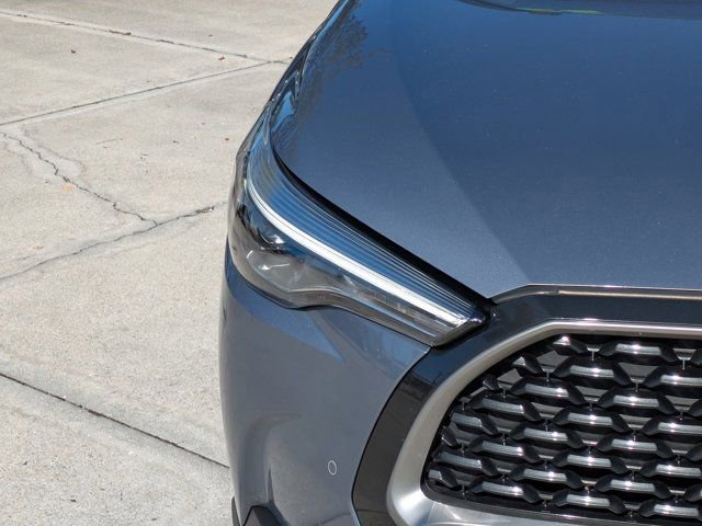 Used 2022 Toyota Corolla Cross XLE image 9